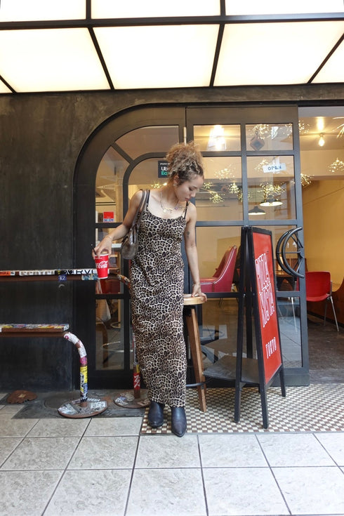 バックオープンレオパードワンピ